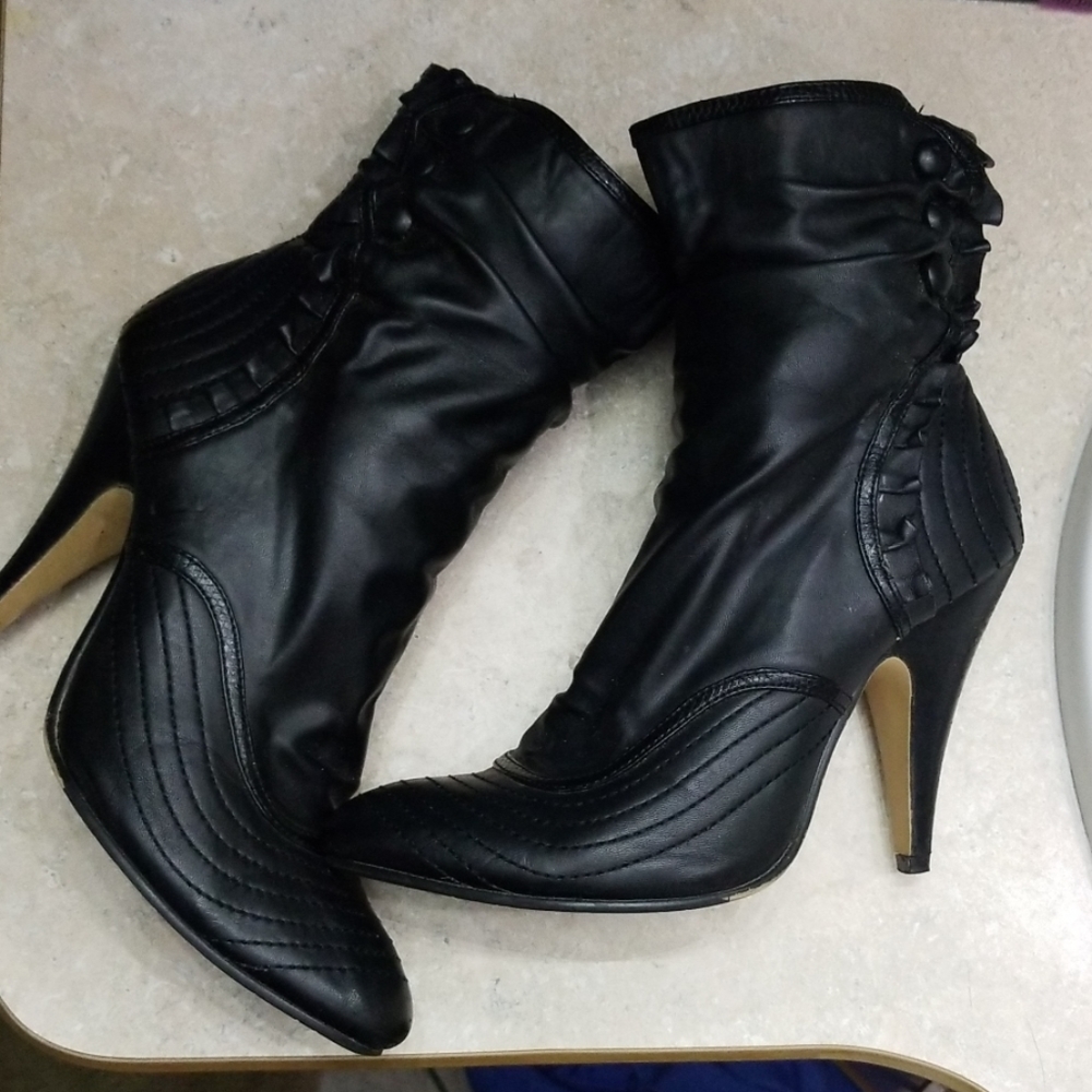 Beautiful black Dollhouse Ankle Boots